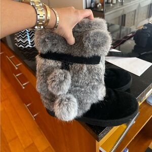 Bear paw fur boots size 6.5